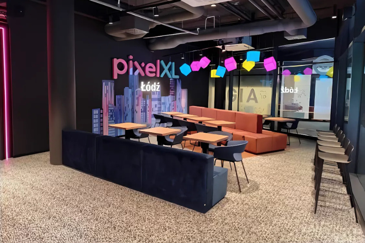 Łódź Pixel XL Fit-out 1 lodz-pixel-xl-fitout-realizacja-coned